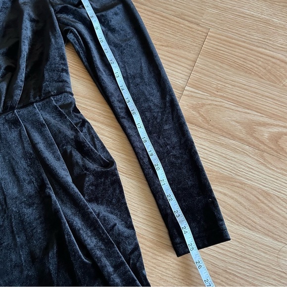 Urban Revivo Black Velvet Mini Dress Size 4 - Picture 6 of 10